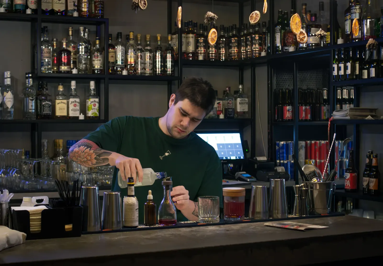 Barmen CV Örneği: İşe Alınma Şansınızı Artıran Profesyonel CV Tasarımı