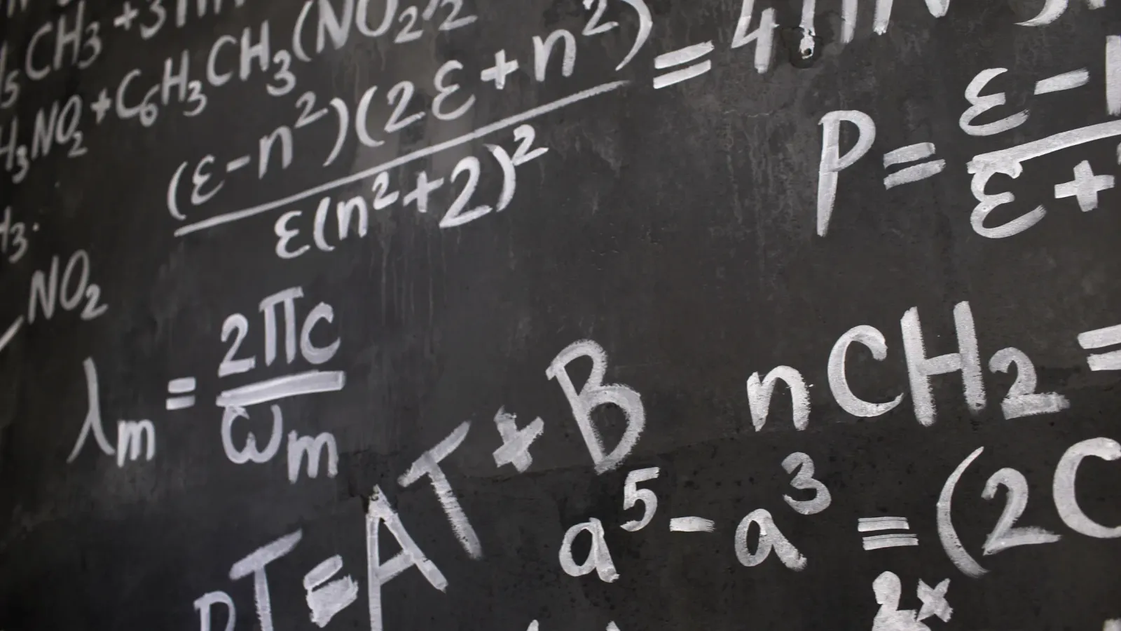 Matematikçi Görev Tanımı Nedir? Kariyer Yolları ve Alanları
