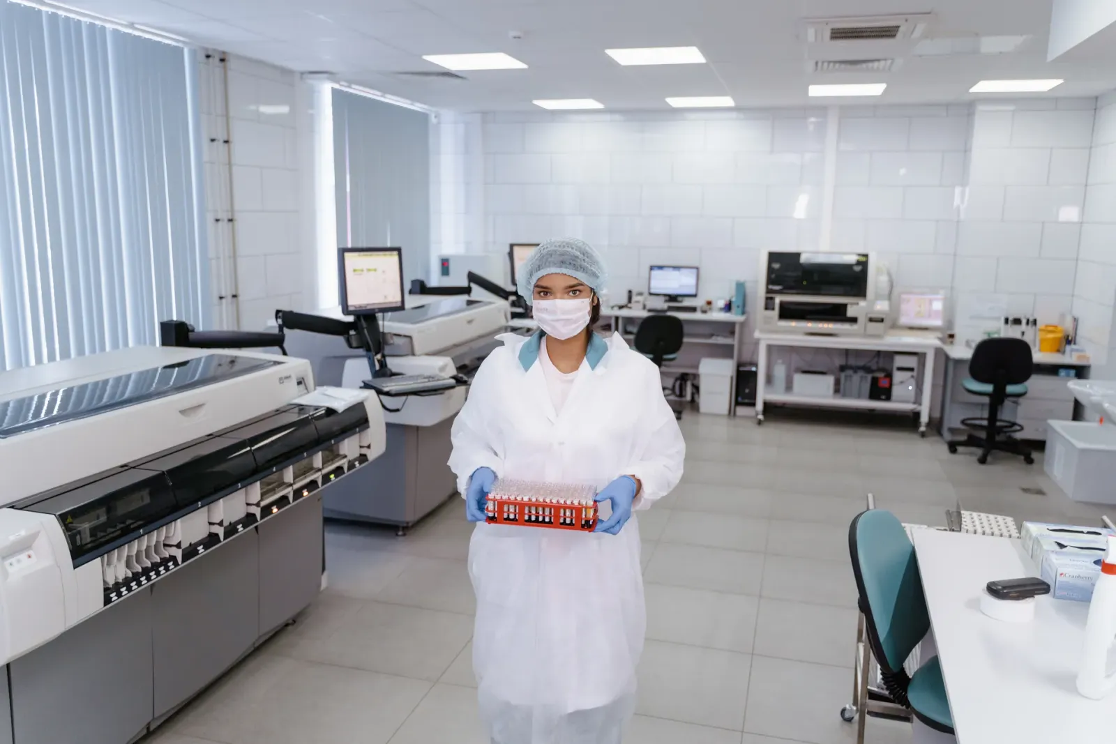 Genetik Uzmanı Görev Tanımı Nedir? Sorumluluklar ve Kariyer Yolu