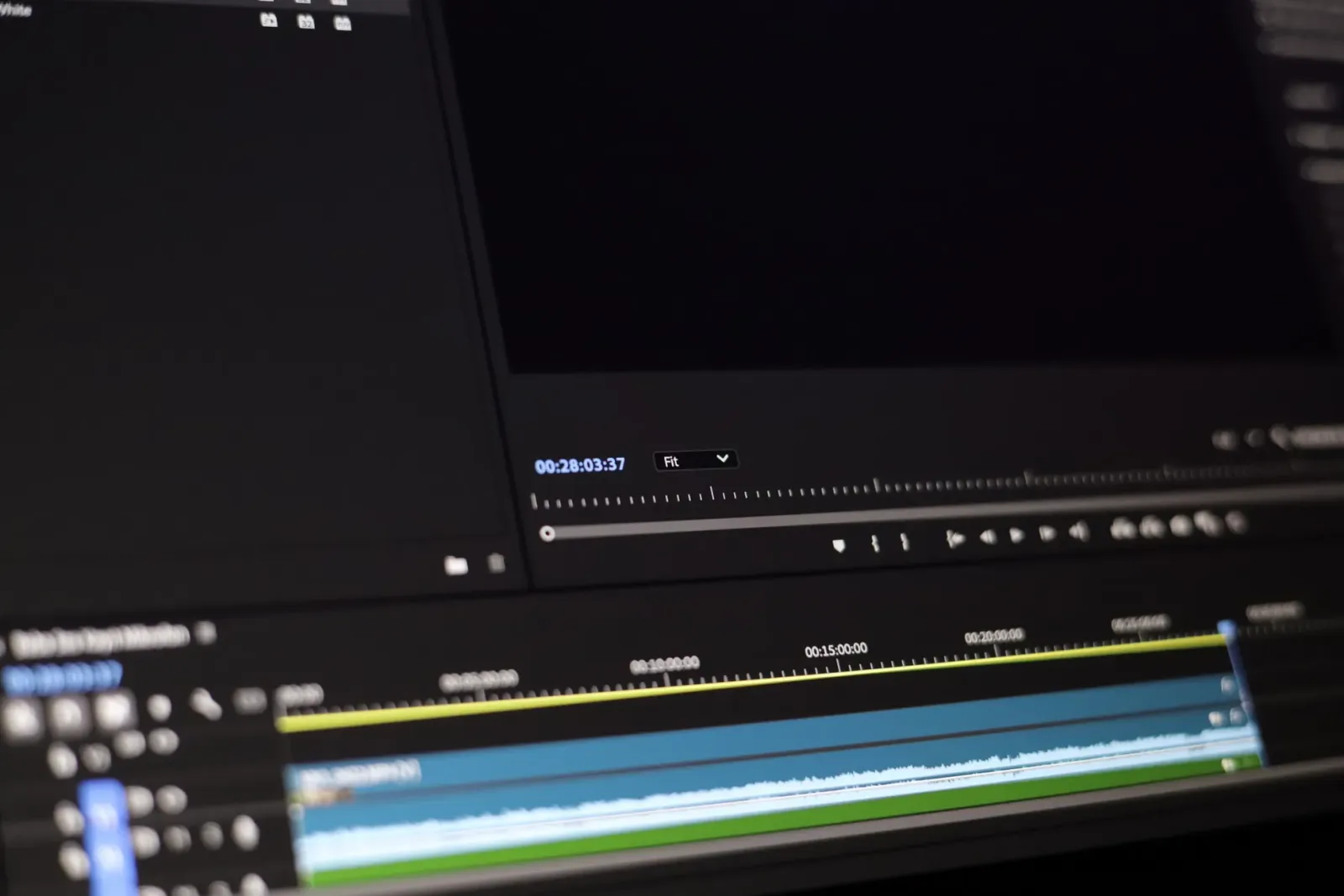 Video Editörü mü Senarist mi? Yaratıcı Endüstrilerde Kariyer Seçimi