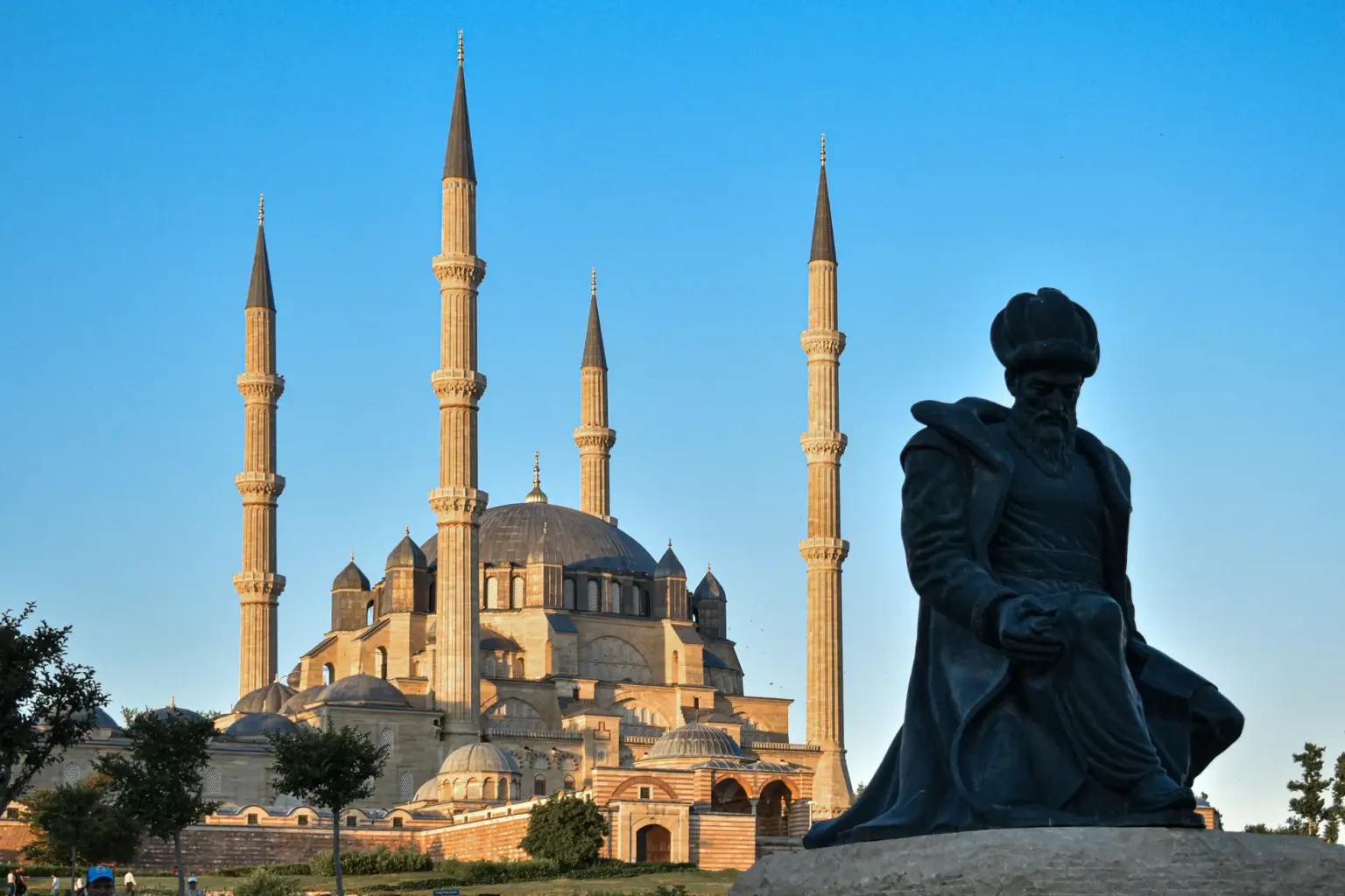 veri analisti vs veri görselleştirme uzmanı konulu blog yazısının kapak görseli