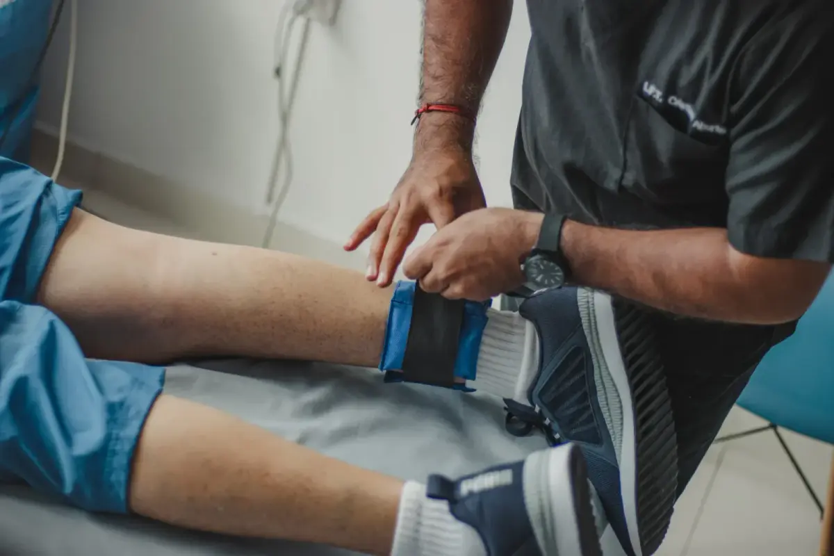 modern fizyoterapi kliniği ekipmanları