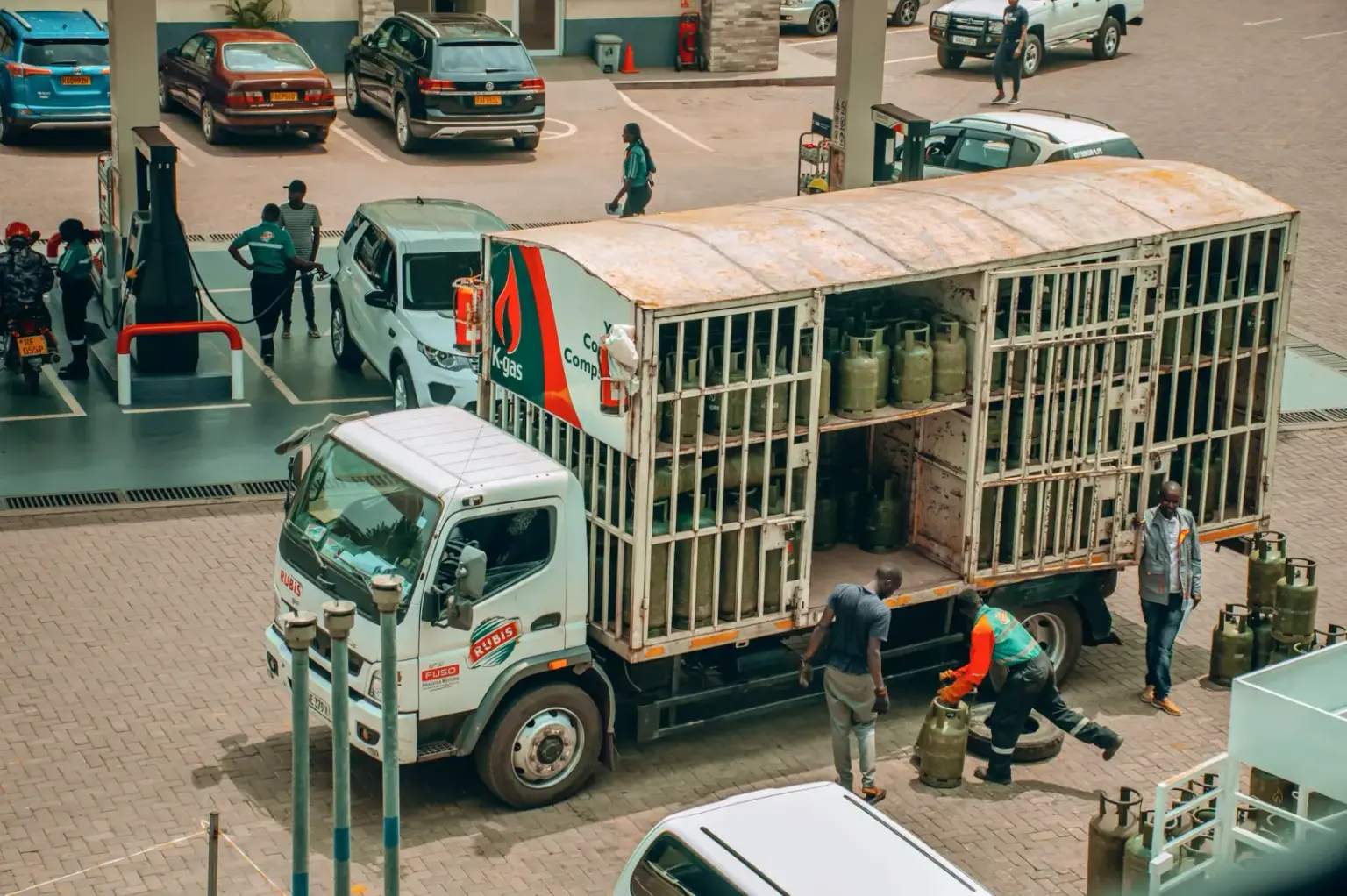 LPG dolum tesisinde çalışan teknik personel