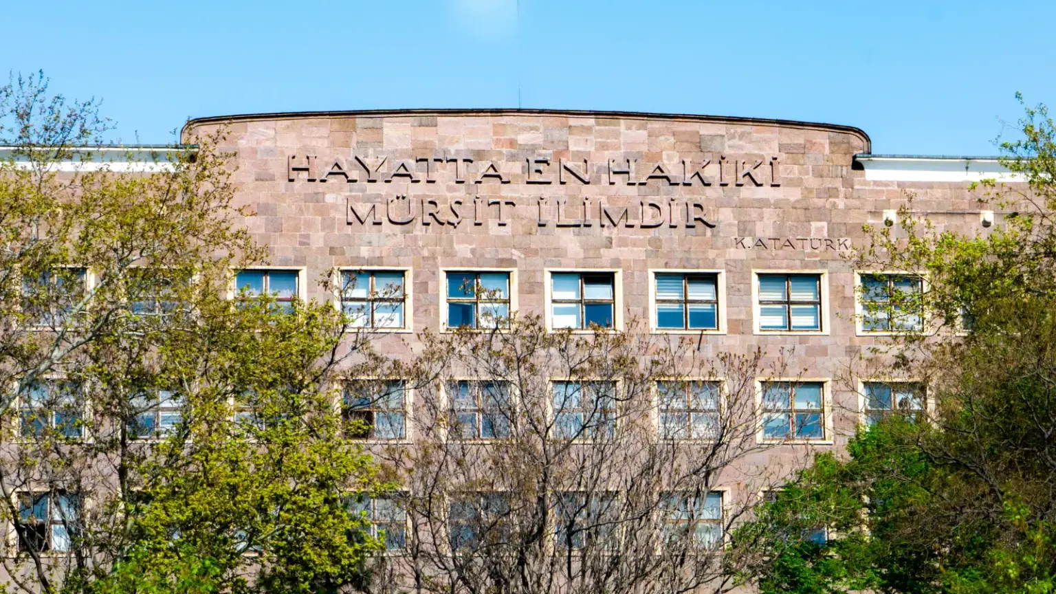BT destek uzmanı görevleri konulu blog yazısının kapak görseli