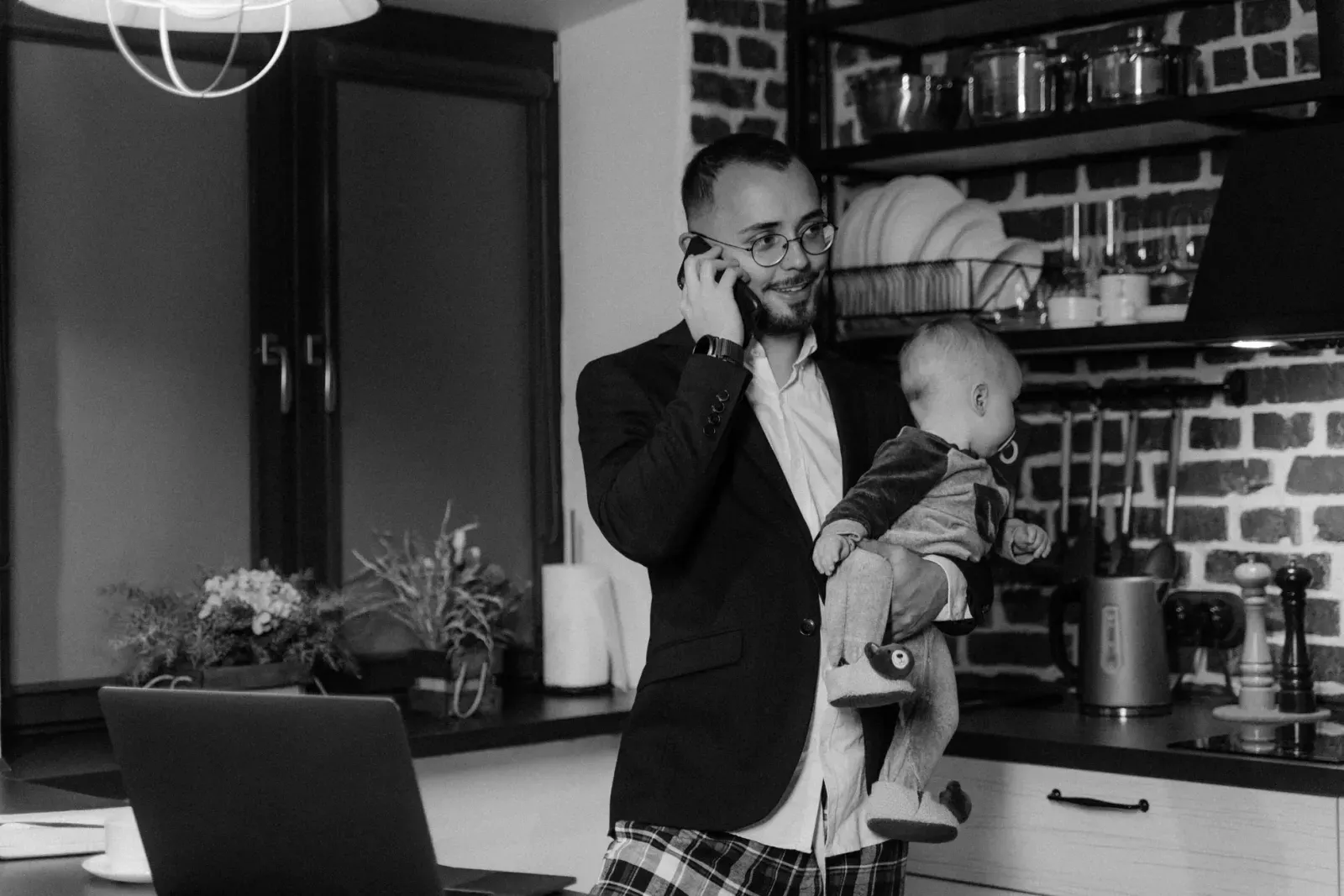 Anne Baba Olduktan Sonra İş Gücüne Dönüş: CV’nizi Yeniden Şekillendirme Rehberi
